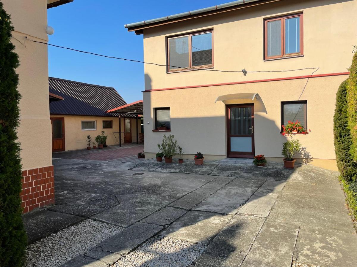 Apartmány Forró Rybárska Veľký Meder Exterior foto